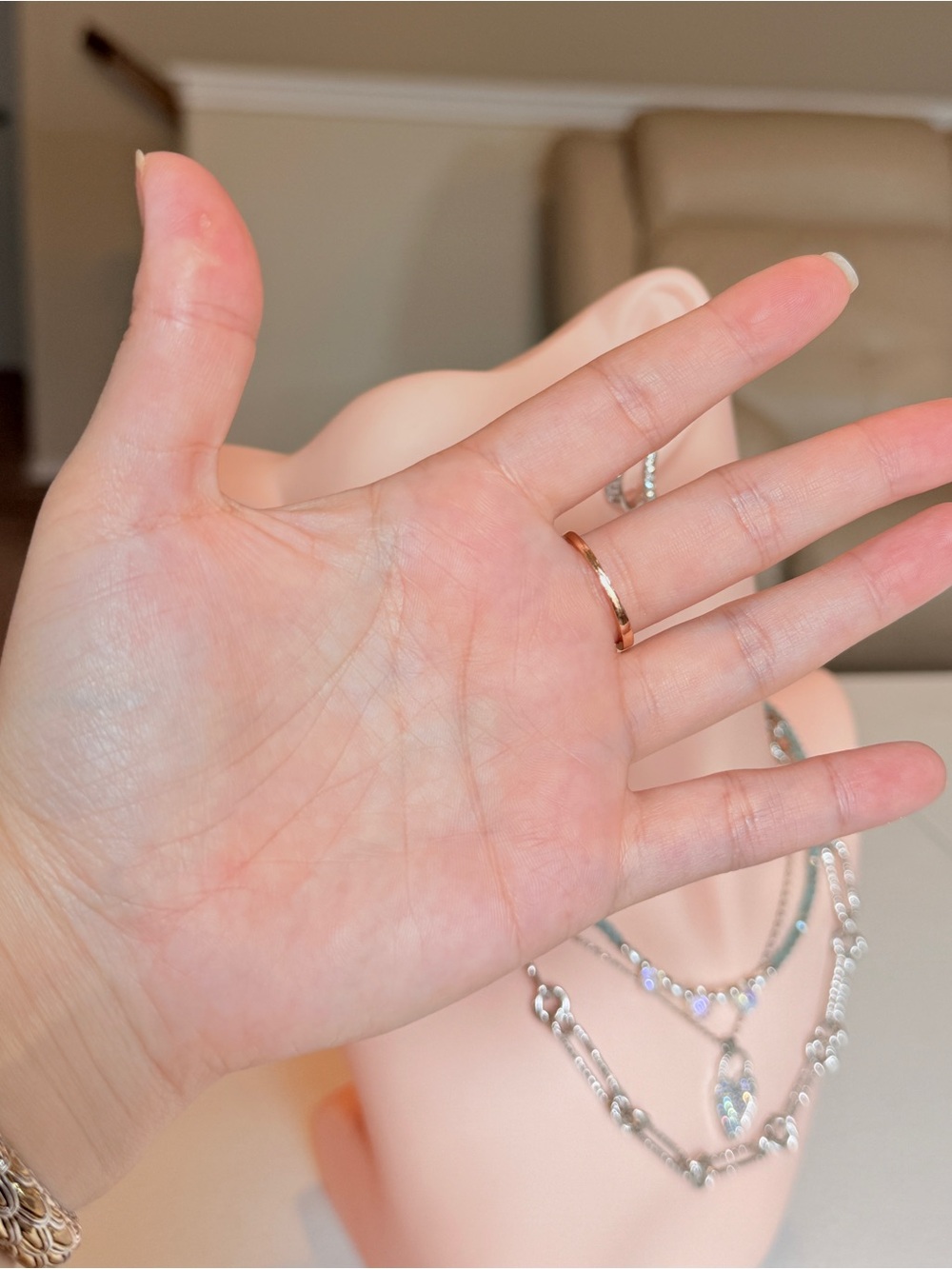 Elegant White Opal Ring - Picture 4 of 8